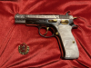 CZ 75 - Gold, Gravur und Perlmutt