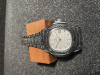 Onola Quarzuhr mit strukturiertem Gehäuse und strukturiertem Metallarmband