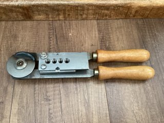 4 - fach 9mm Para GIEßZANGE / Kokille Dia.356 - 135gr. Kegel BB von Klaus Wich mit Griffen