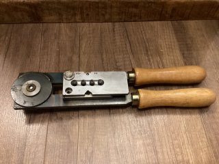 4 - fach .32 S&W lang GIEßZANGE / Kokille Dia.314 - 110gr RN von Klaus Wich mit Griffen