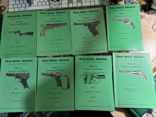 Lockhoven Kleine Waffen-Bibliothek, Konvolut 3, 8 verschiedene,