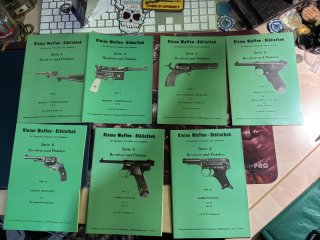 Lockhoven Kleine Waffen-Bibliothek, Konvolut 4, 11 verschiedene,