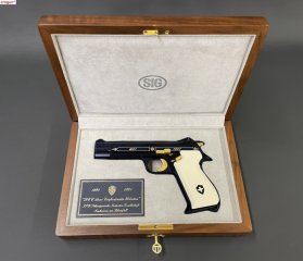 SIG P210 Jubiläumspistole „700 Jahre Eidgenossenschaft“