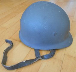 Stahlhelm Fallschirmjäger Springerhelm komplett mit Innenfutter und Kinnriemen BW alt