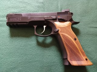 CZ75 SP-01 Shadow - 9mm Luger - 50th Anniversary Ed. + Holzgriffschalen - NEU!
