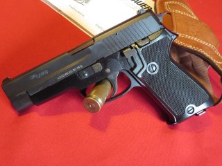 SigSauer P220 9 Para mit Bianchi Holster und Zubehör, sehr gut!