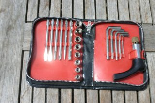 Kleines Werkzeugmäppchen mit div Werkzeug