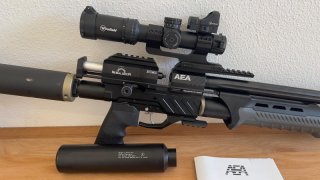 AEA Megalodon Mk1 F-Serie .50 – ungeschossen – Firefield, Schalldämpfer, 2 Magazine, 90 Slugs