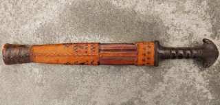 Selterner antiker Afrika-Dolch (Tuareg / Hausa) – Handgeschmiedet & reich verziertes Leder