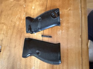 Griffschalen mit Schraube für Walther Pistole P38 WK2 original