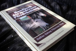 Handbuch der modernen Pferdehaltung - Stallbau Haltung Fütterung Pflege Jens Marten u.a…