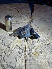 Gebrauchter Revolver der Marke Xythos