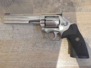 Revolver Smith & Wesson Model 617 Kal. .22lr.