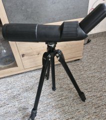 Spektiv mit Stativ