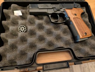 Walther CP 88 black mit extra Holzgriffschalen und 2 Trommelmagazine