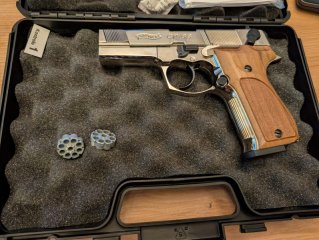 Walther CP 88 polished chrome Holzgriffschalen und 2 Trommelmagazine