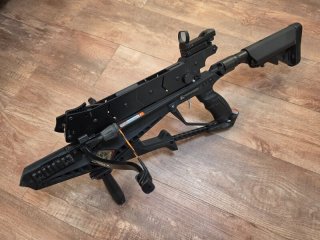 EK Archery Cobra RX Adder 130 lbs – Metallmagazin, 24 Bolzen und Zubehör
