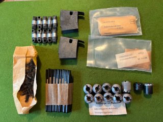 AK 47 KONVOLUT FREIE TEILE ORIGINAL DDR ARSENALWARE ZUM TEIL NOCH VERSIEGELT