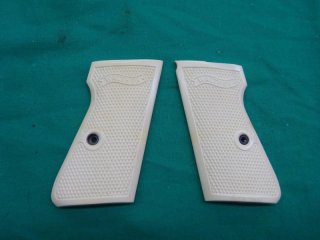 Weisse Griffschalen für Walther PP