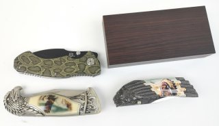 Messersammlung mit 3 Messer, unbenutzt. Indianer, Adler, MP9, mit Holzschatulle