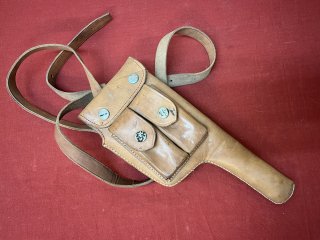 Altes Lederholster für Mauser C96 – möglicherweise chinesische Fertigung