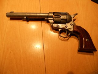 Colt 45 Peacemaker Single Action Army 1873 Nachbau