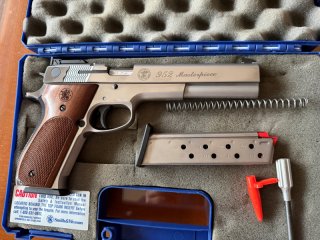 SPORTSCHÜTZENTRAUM S&W Masterpiece 952