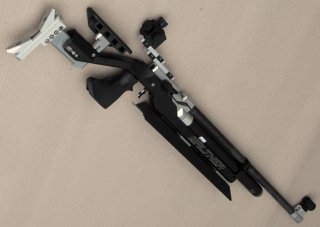 PRESSLUFTGEWEHR WALTHER LG400 BLACKTEC MIT AUFLAGEPLATTE UND VISIER-RÜCKVERLAGERUNG