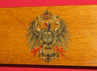 Alte Holzschachtel mit Wappen, Patriotische Schachtel