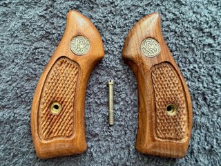 Selten: S&W - Griffe für Mod. 36, 60 oder ERMA EGR 66, 66X oder Weihrauch HW 37, 88, neu!!!
