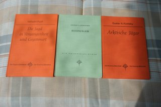 3 kleine Bücher über archaische Jagdmethoden