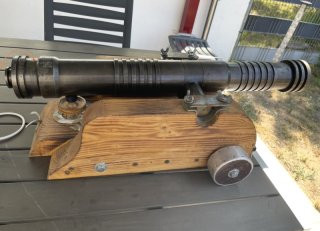 Kanone 30mm (!) mit scharfem und Böller-Beschuss
