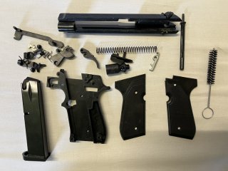Beretta F92 9mm Schreckschuss in Teilen