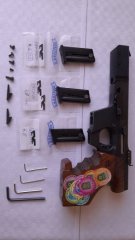 Sportpistole Walther GSP mit Laufgewicht und Klappkorn Kaliber .22 LR