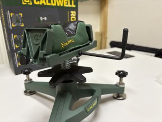 Caldwell Rock Deluxe Gewehrauflage mit Kautschukfüßen