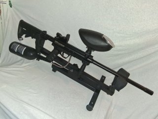 NEUWERTIGES BT-4 Painball gewehr. Schaft/Zielhilfe