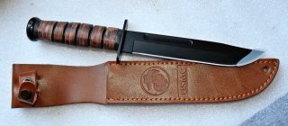 NEU! U.S. MARINE CORPS (U.S.M.C.) KA-BAR KAMPFMESSER mit LEDERSCHEIDE