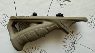 AR 15 FAB Defense Vordergriff
