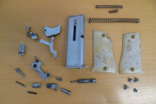 Konvolut freie Ersatzteile und Magazin Star Lancer .22lr.
