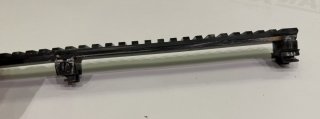 Picatinny Schiene mit Suhler Einhakmontage