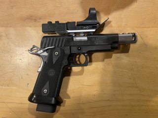 Sportpistole 9mm STI 2011 "Stinger" IPSC Open Racegun – Custom-Tuning von Prommersberger