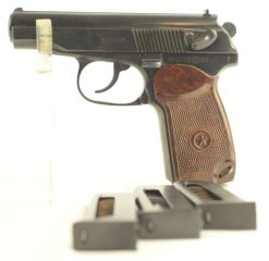 Original Makarov Pistole ; 9mm ; 3 Magazine und Holster