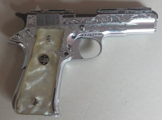 Pistole Llama