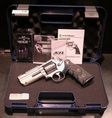 Smith & Wesson White-Diamond CUSTOM COMBAT -SILVER- S&W 686 4"Zoll 357 Magnum