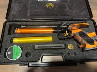 Luftpistole Morini CM 200 EI – neuwertig – 2 digitale Kartuschen – AHG SENSIVE II