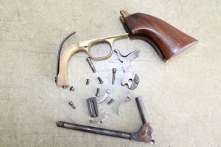 Konvolut gebrauchte Ersatzteile für Perc. Revolver Mod. Colt