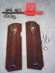 Griffschalen für 1911er Pistolen mit Gewindebushings und Schrauben
