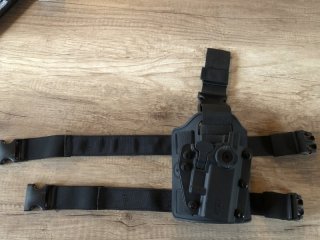 Swiss Arms Oberschenkel-Universalholster