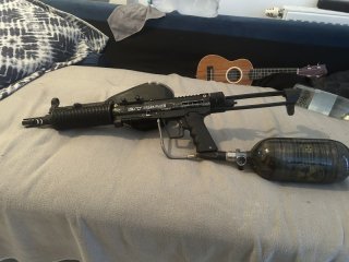 BT Delta Elite Paintball Markierer + Flasche