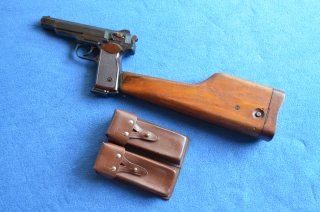 SEHR SCHÖNE PISTOLE STECHKIN APS UDSSR MIT ANSCHLAGSSCHAFT 9mm MAKAROV
